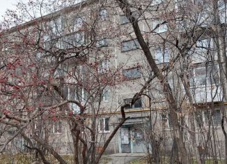 Продам двухкомнатную квартиру, 43.8 м2, Екатеринбург, метро Чкаловская, Белореченская улица, 34к1