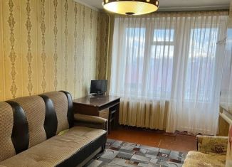 Продам 2-ком. квартиру, 46 м2, Сланцы, улица Чкалова, 14