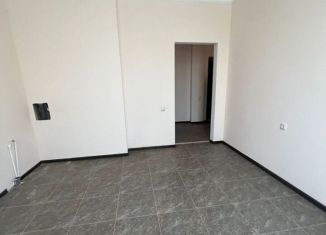 Сдается в аренду 2-ком. квартира, 65 м2, Дагестан, улица Наби Аминтаева, 47к2