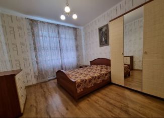 Сдача в аренду трехкомнатной квартиры, 95 м2, Тольятти, улица Карла Маркса, 86