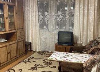 Сдается в аренду 3-комнатная квартира, 57 м2, Новочебоксарск, Коммунистическая улица, 24