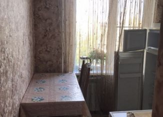 Сдается в аренду пятикомнатная квартира, 46 м2, Дагестан, проспект Имама Шамиля, 42