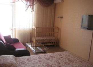 Сдам в аренду трехкомнатную квартиру, 90 м2, Кисловодск, улица Кирова, 33