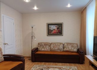 Продаю 3-комнатную квартиру, 64 м2, поселок городского типа Монастырщина, Комсомольская улица, 14