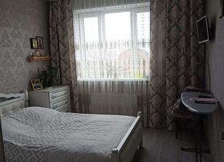 3-комнатная квартира на продажу, 80.9 м2, деревня Красненькая, микрорайон Тепличный, 1