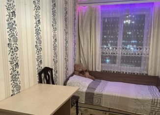 Аренда двухкомнатной квартиры, 40 м2, Москва, улица Адмирала Макарова, 33