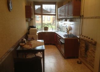 Продам двухкомнатную квартиру, 50 м2, поселок городского типа Ильский, Московская улица, 177