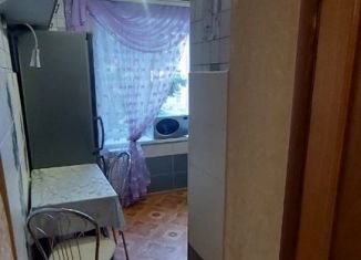 Продаю четырехкомнатную квартиру, 63 м2, Курчатов, улица Космонавтов, 2