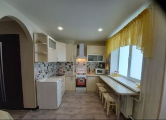 Сдаю 1-ком. квартиру, 36 м2, Севастополь, проспект Октябрьской Революции, 21