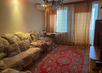 Продам 3-комнатную квартиру, 54 м2, Кизляр, Пушкинская площадь