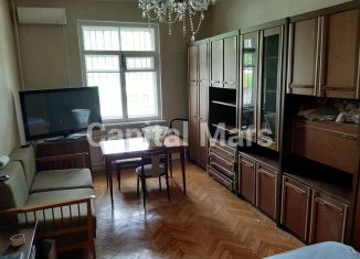 Сдается в аренду 2-комнатная квартира, 70 м2, Москва, улица Расплетина, 19, метро Щукинская