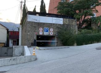 Сдается в аренду машиноместо, 10 м2, посёлок городского типа Гурзуф, Ленинградская улица
