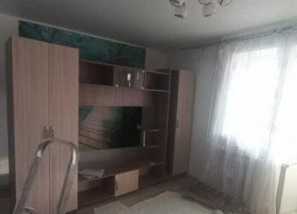 Продается 3-комнатная квартира, 61 м2, Артёмовский, улица Полярников, 33