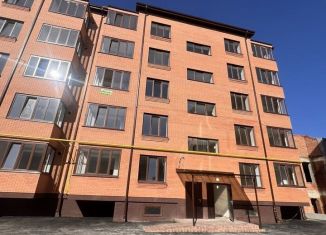 Продается 2-комнатная квартира, 58.8 м2, Владикавказ, улица Курсантов-Кировцев, 29к4