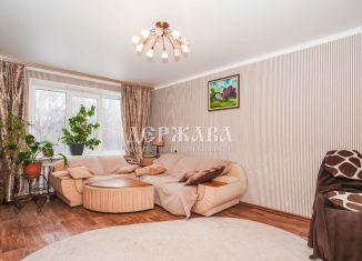 Продаю 4-комнатную квартиру, 80 м2, Старый Оскол, улица Свердлова, 12