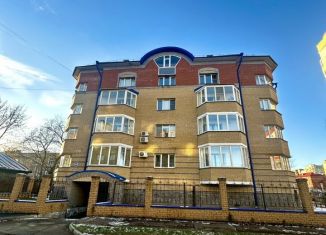 Продажа 3-ком. квартиры, 96 м2, Киров, Казанская улица, 99А