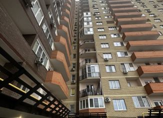 Продается 2-комнатная квартира, 57.1 м2, Астраханская область, улица Трофимова, 6