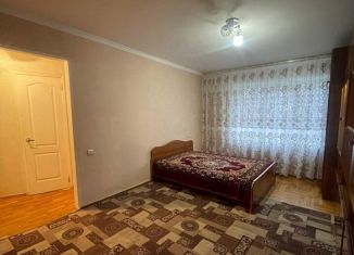 Сдается в аренду 1-ком. квартира, 38 м2, Нальчик, улица Ватутина, 12, район Горная