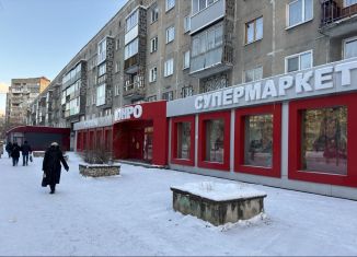 Продам торговую площадь, 855 м2, Кемеровская область, улица Кирова, 88