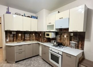 Аренда двухкомнатной квартиры, 60 м2, деревня Куюки, 13-й квартал, 7