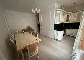 Продам 3-ком. квартиру, 76 м2, Грозный, улица Геннадия Н. Трошева, 6