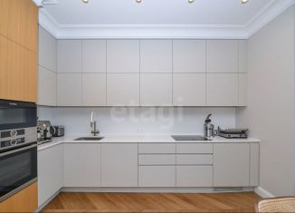 Продается 2-ком. квартира, 110 м2, Тюмень, улица 25 Октября, 34