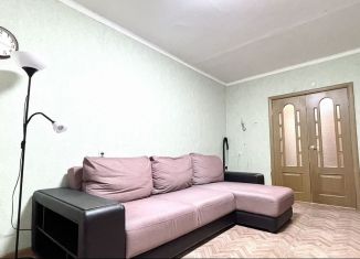 Сдам 2-ком. квартиру, 55 м2, Казань, улица Абсалямова, 26А