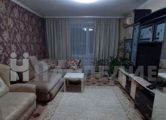 Продажа 2-ком. квартиры, 50 м2, Крымск, улица Ворошилова, 2