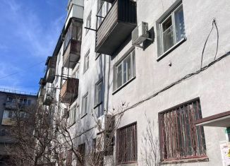 Продается 2-ком. квартира, 42 м2, Волгоград, улица Дегтярёва, 35