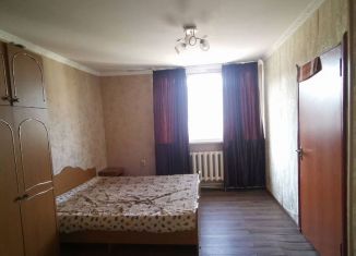 Сдается 2-ком. квартира, 30 м2, Нальчик, улица Мовсисяна, 4, район Стрелка