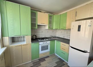 Продажа 1-ком. квартиры, 35 м2, Калуга, улица Братьев Луканиных, 11, Ленинский округ