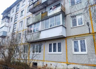 Продам 2-ком. квартиру, 49.8 м2, Новгородская область, Заверяжская улица, 3