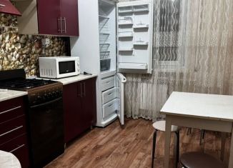 Сдается 2-ком. квартира, 50 м2, Стерлитамак, улица Артёма, 119