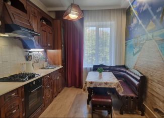 Аренда 3-комнатной квартиры, 80 м2, Новороссийск, улица Губернского, 18