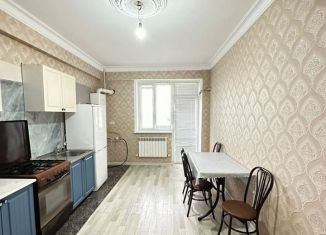 Сдаю в аренду 2-ком. квартиру, 80 м2, Дагестан, улица Сальмана, 102