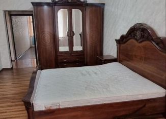 Сдаю в аренду 3-ком. квартиру, 100 м2, Дагестан, улица Мира, 8