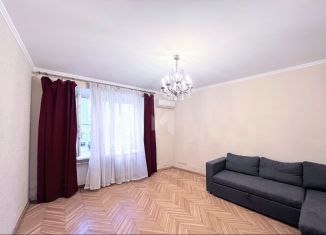 Продается 3-ком. квартира, 75 м2, Москва, Большая Бронная улица, 5