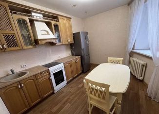 Сдаю 1-ком. квартиру, 41 м2, Тюмень, улица Куйбышева, 25к1