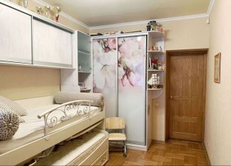 3-комнатная квартира на продажу, 88 м2, Кировская область, Казанская улица, 86