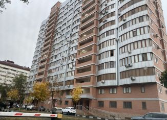 Трехкомнатная квартира в аренду, 80 м2, Грозный, Санкт-Петербургская улица