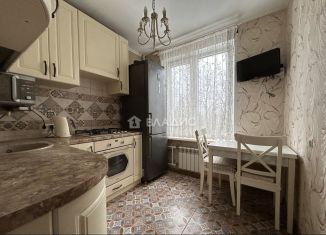 Продается четырехкомнатная квартира, 62 м2, Коломна, улица Суворова