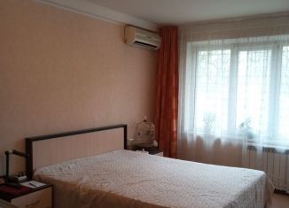 Продается 3-комнатная квартира, 69 м2, Краснодарский край, улица Ефремова, 228