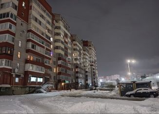 Продажа 2-ком. квартиры, 69 м2, Псков, улица Кузбасской Дивизии, 26А