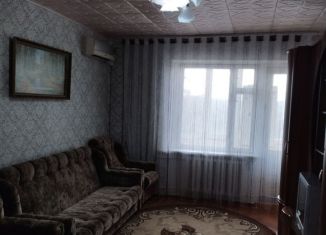 Трехкомнатная квартира в аренду, 72 м2, Кореновск, улица Фрунзе