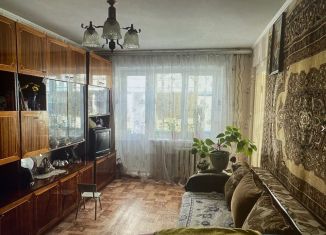 Продам 3-ком. квартиру, 48 м2, Сосновоборск, улица 9-й Пятилетки, 9