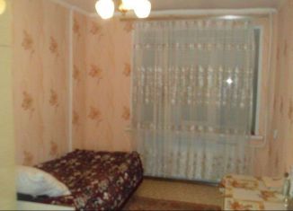 Трехкомнатная квартира на продажу, 63.7 м2, поселок городского типа Борисовка, Советская улица, 83