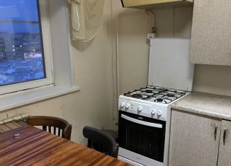 Продается 2-ком. квартира, 55 м2, Ярославль, улица Строителей, 3к2