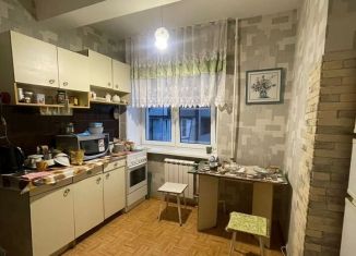 Сдается в аренду 2-комнатная квартира, 65 м2, Челябинск, проспект Ленина, 38