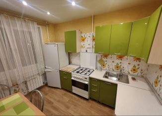 Сдаю в аренду 2-ком. квартиру, 50 м2, Калужская область, улица Гагарина, 23