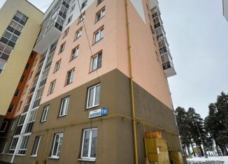 Продам 1-ком. квартиру, 31.9 м2, Среднеуральск, Набережная улица, 1В